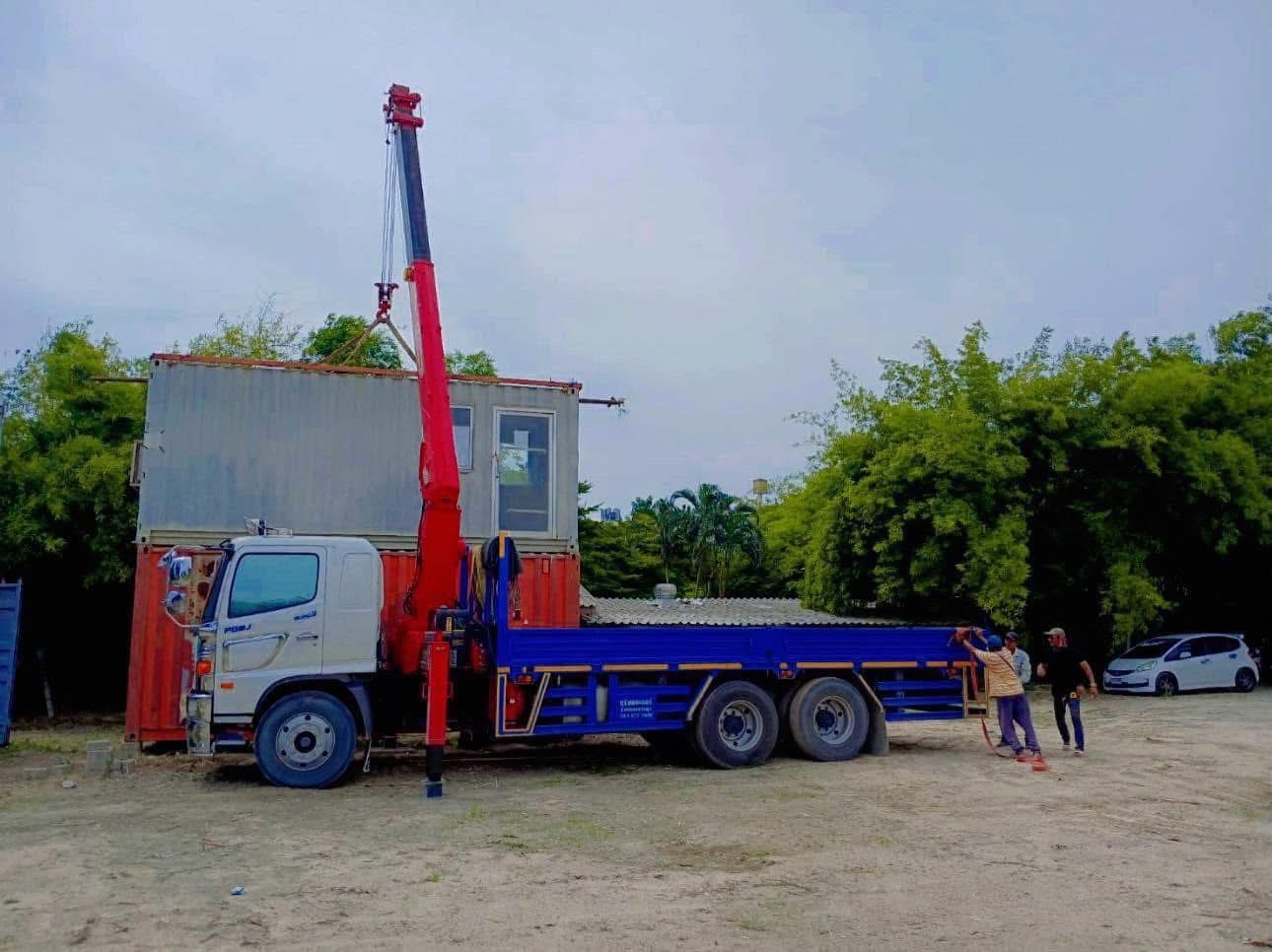 19 - https://รถเฮี้ยบชลบุรีให้เช่า.com | บริการรถเฮี๊ยบ รถเครน และรถกระเช้าทั่วชลบุรี ระยอง และทั่วไทย โดยทีมงานมืออาชีพ มั่นใจทุกโครงการด้วยมาตรฐานความปลอดภัยสูงสุด พร้อมใบ ปจ.2 และใบเซอร์