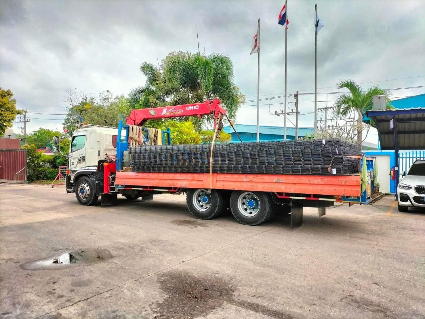 28 - https://รถเฮี้ยบชลบุรีให้เช่า.com | บริการรถเฮี๊ยบ รถเครน และรถกระเช้าทั่วชลบุรี ระยอง และทั่วไทย โดยทีมงานมืออาชีพ มั่นใจทุกโครงการด้วยมาตรฐานความปลอดภัยสูงสุด พร้อมใบ ปจ.2 และใบเซอร์