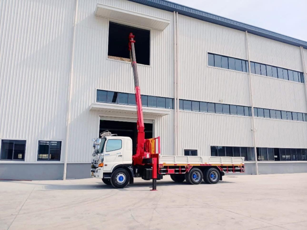 32 - https://รถเฮี้ยบชลบุรีให้เช่า.com | บริการรถเฮี๊ยบ รถเครน และรถกระเช้าทั่วชลบุรี ระยอง และทั่วไทย โดยทีมงานมืออาชีพ มั่นใจทุกโครงการด้วยมาตรฐานความปลอดภัยสูงสุด พร้อมใบ ปจ.2 และใบเซอร์