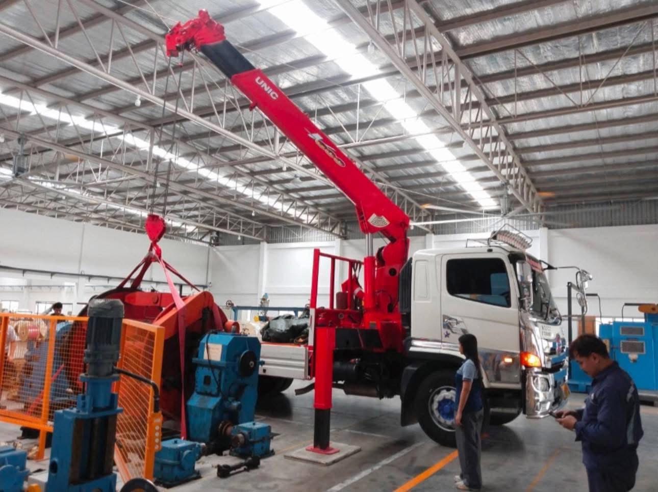 47 - https://รถเฮี้ยบชลบุรีให้เช่า.com | บริการรถเฮี๊ยบ รถเครน และรถกระเช้าทั่วชลบุรี ระยอง และทั่วไทย โดยทีมงานมืออาชีพ มั่นใจทุกโครงการด้วยมาตรฐานความปลอดภัยสูงสุด พร้อมใบ ปจ.2 และใบเซอร์