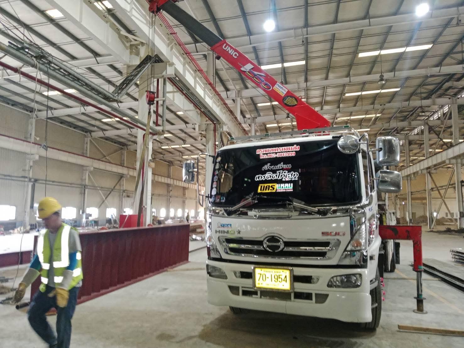 54 - https://รถเฮี้ยบชลบุรีให้เช่า.com | บริการรถเฮี๊ยบ รถเครน และรถกระเช้าทั่วชลบุรี ระยอง และทั่วไทย โดยทีมงานมืออาชีพ มั่นใจทุกโครงการด้วยมาตรฐานความปลอดภัยสูงสุด พร้อมใบ ปจ.2 และใบเซอร์