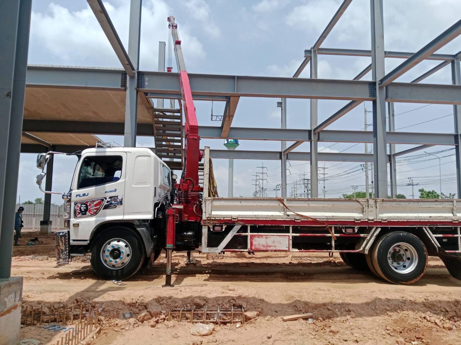 57 - https://รถเฮี้ยบชลบุรีให้เช่า.com | บริการรถเฮี๊ยบ รถเครน และรถกระเช้าทั่วชลบุรี ระยอง และทั่วไทย โดยทีมงานมืออาชีพ มั่นใจทุกโครงการด้วยมาตรฐานความปลอดภัยสูงสุด พร้อมใบ ปจ.2 และใบเซอร์