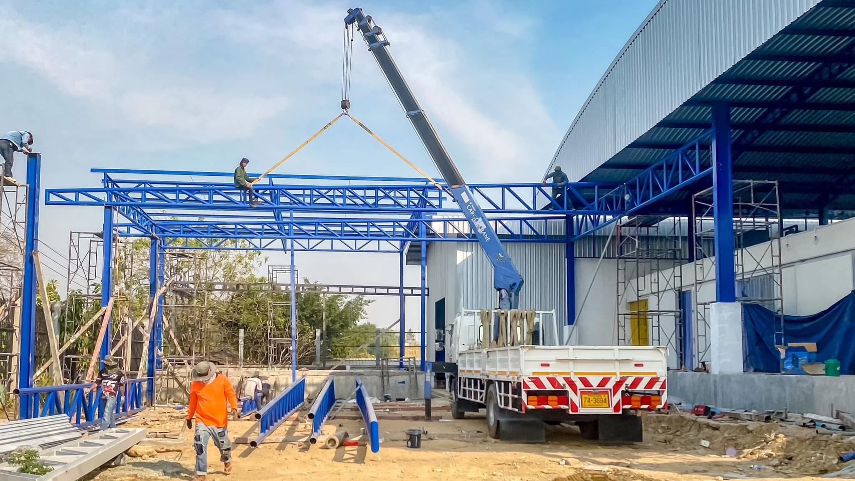 60 - https://รถเฮี้ยบชลบุรีให้เช่า.com | บริการรถเฮี๊ยบ รถเครน และรถกระเช้าทั่วชลบุรี ระยอง และทั่วไทย โดยทีมงานมืออาชีพ มั่นใจทุกโครงการด้วยมาตรฐานความปลอดภัยสูงสุด พร้อมใบ ปจ.2 และใบเซอร์