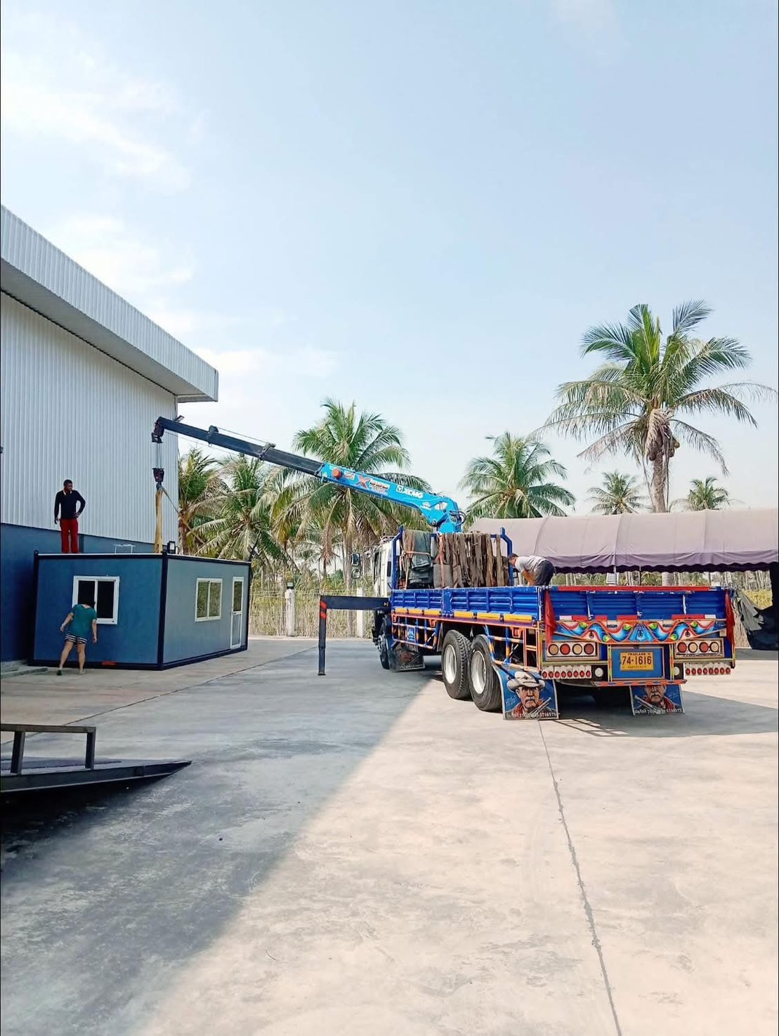 66 - https://รถเฮี้ยบชลบุรีให้เช่า.com | บริการรถเฮี๊ยบ รถเครน และรถกระเช้าทั่วชลบุรี ระยอง และทั่วไทย โดยทีมงานมืออาชีพ มั่นใจทุกโครงการด้วยมาตรฐานความปลอดภัยสูงสุด พร้อมใบ ปจ.2 และใบเซอร์