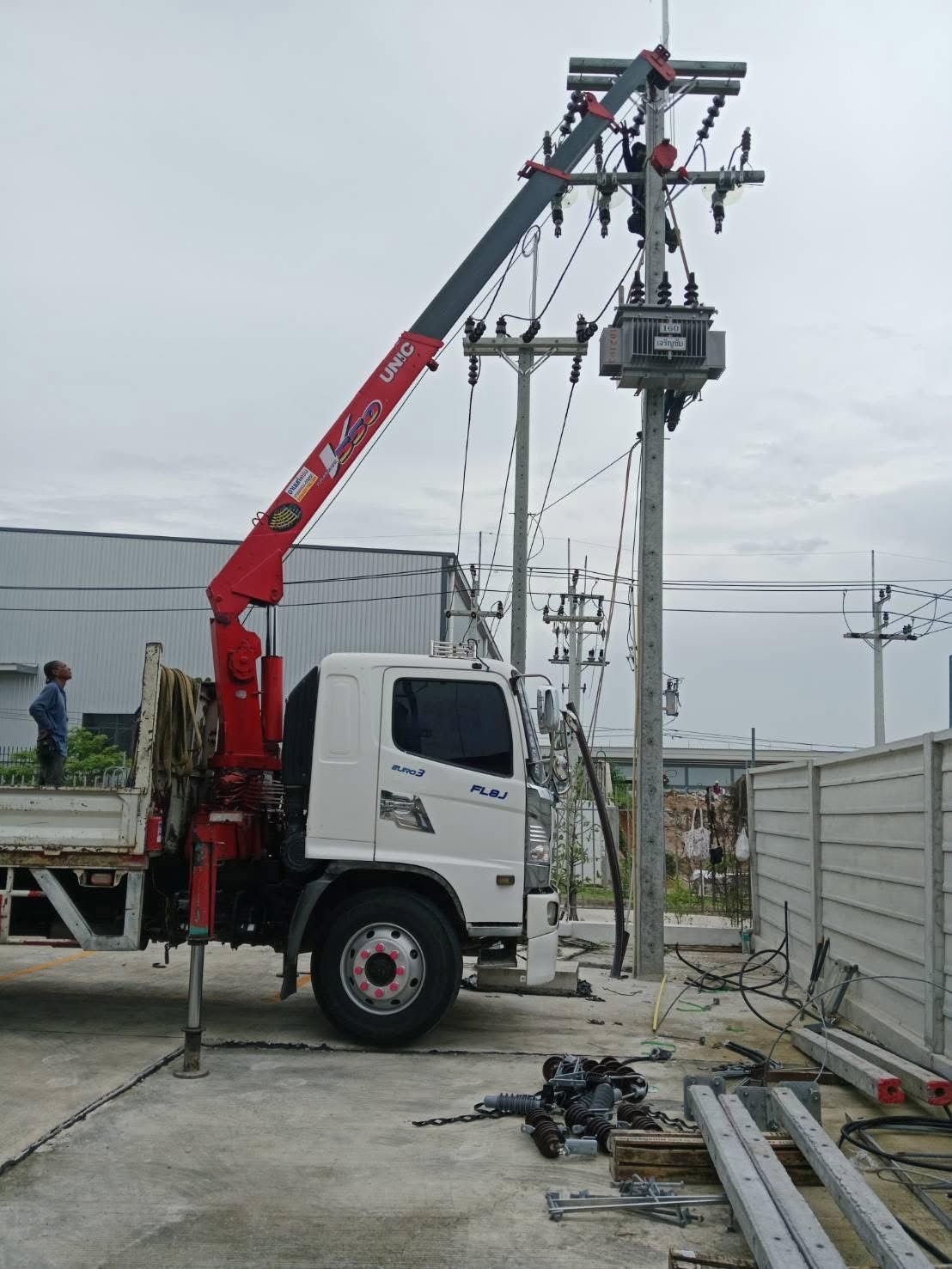 73 - https://รถเฮี้ยบชลบุรีให้เช่า.com | บริการรถเฮี๊ยบ รถเครน และรถกระเช้าทั่วชลบุรี ระยอง และทั่วไทย โดยทีมงานมืออาชีพ มั่นใจทุกโครงการด้วยมาตรฐานความปลอดภัยสูงสุด พร้อมใบ ปจ.2 และใบเซอร์