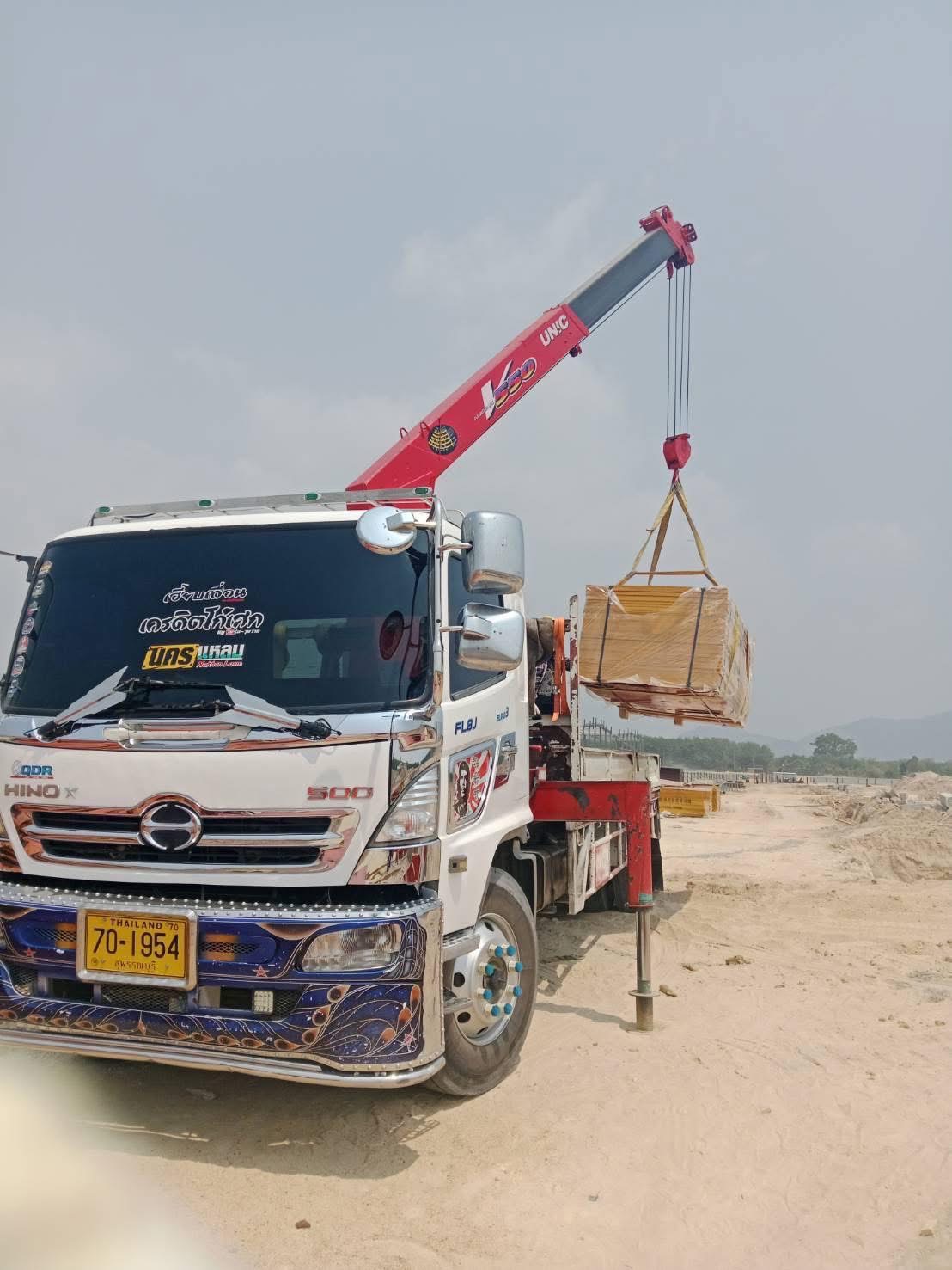 75 - https://รถเฮี้ยบชลบุรีให้เช่า.com | บริการรถเฮี๊ยบ รถเครน และรถกระเช้าทั่วชลบุรี ระยอง และทั่วไทย โดยทีมงานมืออาชีพ มั่นใจทุกโครงการด้วยมาตรฐานความปลอดภัยสูงสุด พร้อมใบ ปจ.2 และใบเซอร์