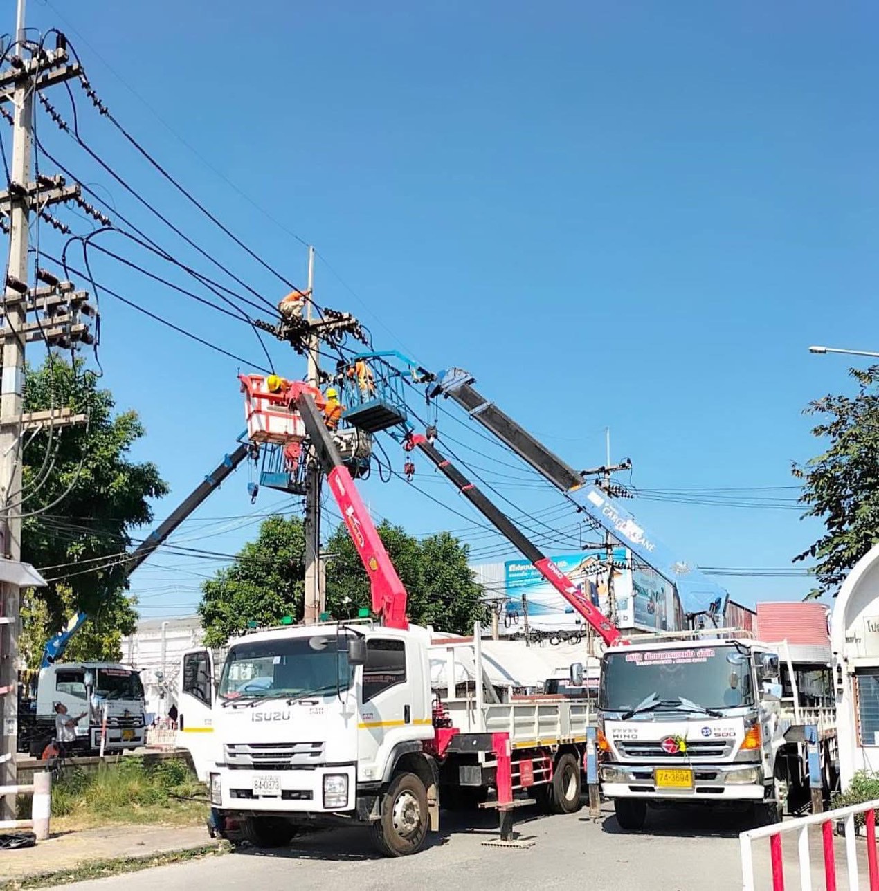 9 - https://รถเฮี้ยบชลบุรีให้เช่า.com | บริการรถเฮี๊ยบ รถเครน และรถกระเช้าทั่วชลบุรี ระยอง และทั่วไทย โดยทีมงานมืออาชีพ มั่นใจทุกโครงการด้วยมาตรฐานความปลอดภัยสูงสุด พร้อมใบ ปจ.2 และใบเซอร์